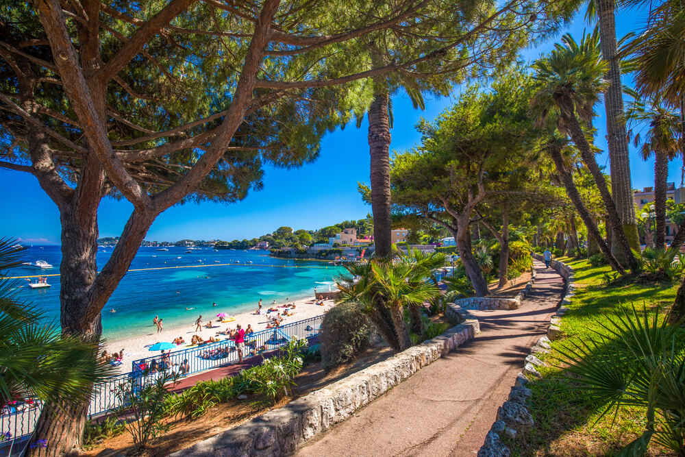 An der Strandpromenade von Beaulieu-sur-mer